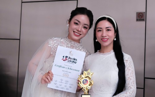 TS-NSƯT Phương Nga và hành trình ươm mầm tài năng thanh nhạc: Thêm một học trò giành Cúp Vàng quốc tế