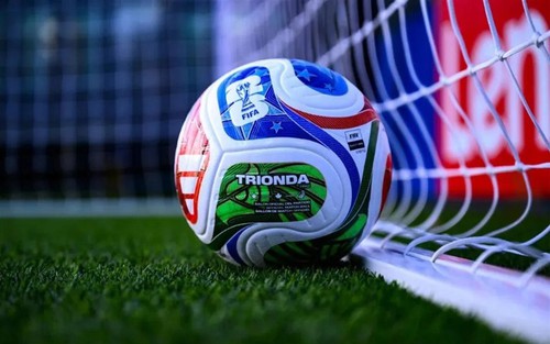 Thơ World Cup: Một mình xem bóng đá