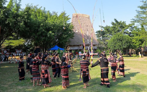 Xây dựng Làng Văn hóa - Du lịch các dân tộc Việt Nam thành điểm đến văn hóa, du lịch đặc sắc