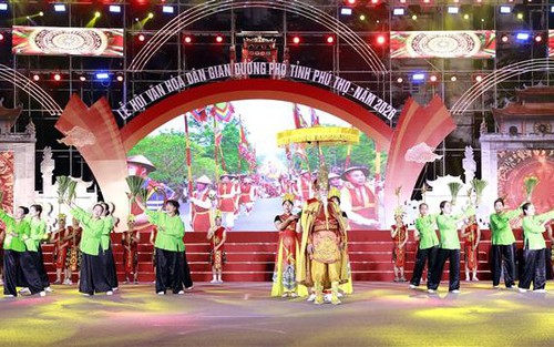 Văn hóa, du lịch tiếp tục là điểm sáng, đóng góp tích cực vào tăng trưởng của đất nước