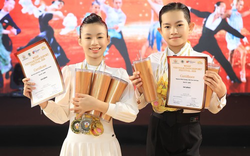 Con trai Phan Hiển-Khánh Thi giành cú đúp HCB tại WDSF World Open Nam Kinh 2026