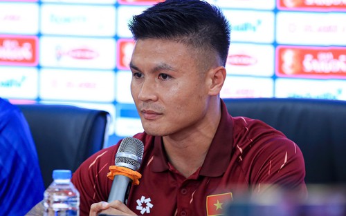 Tin nóng bóng đá Việt hôm nay 18/7: Quang Hải tự hào khi mang băng đội trưởng; Viktor Lê chia tay Hồng Lĩnh Hà Tĩnh