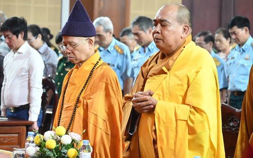Các chùa, tự viện đồng loạt cử hành ba hồi chuông, trống Bát nhã vào 5h sáng ngày 27/7