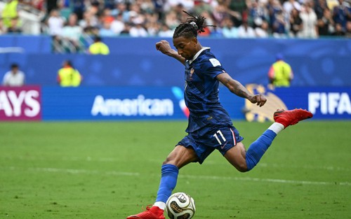 Michael Olise đi vào lịch sử, phá kỷ lục tồn tại 56 năm của Pele tại World Cup