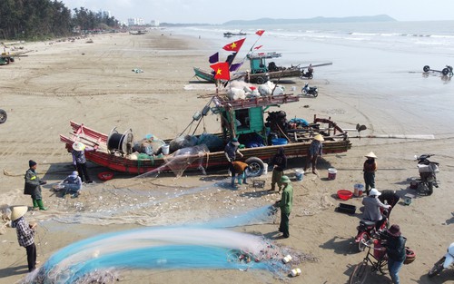 Áp thấp nhiệt đới gây mưa lớn ở Đông Bắc Bộ và Thanh Hóa