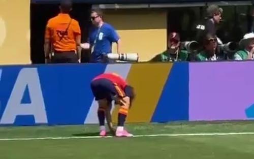 Ngôi sao Tây Ban Nha có hành động bí ẩn trước trận chung kết World Cup 2026, được coi là điềm báo chiến thắng