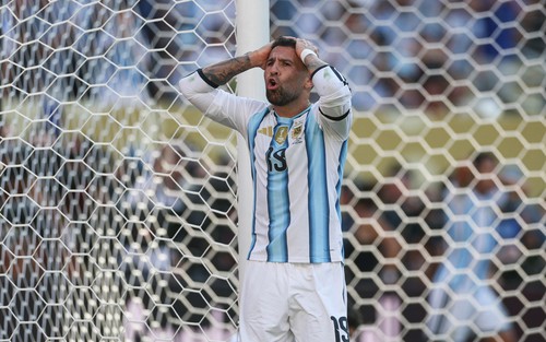 Otamendi nổi đóa sau chung kết World Cup, chỉ trích Rodri: "Các cậu khóc lóc cả tuần rồi"