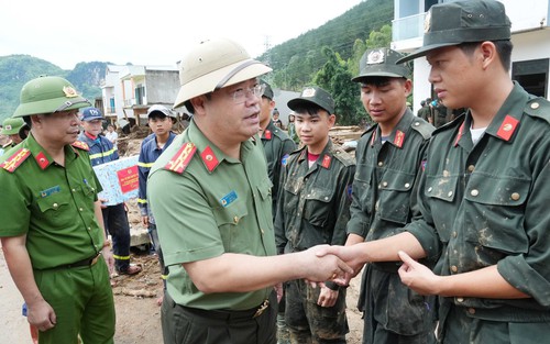 Chia sẻ sâu sắc, hỗ trợ người dân bị thiệt hại do lũ quét tại Mường Than