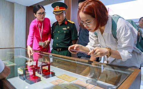 Diễn đàn văn hóa: "Thanh xuân gửi lại" từ những điều bình dị