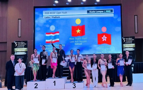 Khiêu vũ thể thao Việt Nam gặt 'mưa vàng' tại giải đấu lớn ở Malaysia