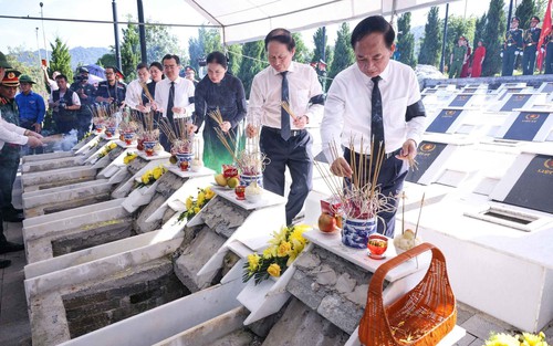 Lãnh đạo Đảng, Nhà nước dâng hương, dự lễ truy điệu các Anh hùng liệt sĩ tại Nghệ An, Tuyên Quang