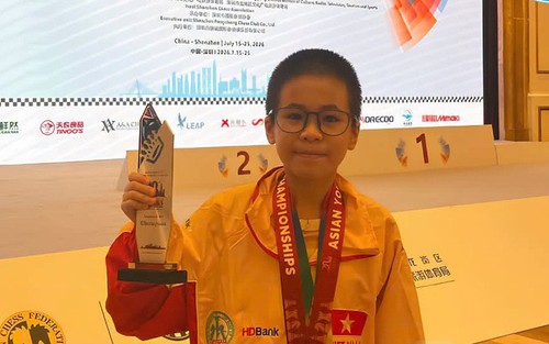 Kỳ thủ 8 tuổi của Việt Nam được Liên đoàn cờ vua thế giới khen hết lời