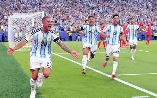 Hai tuyển thủ Argentina thuê vệ sĩ canh gác tại nhà ở Anh sau World Cup 2026