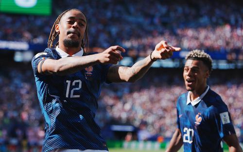 Barcola rất phù hợp với Liverpool