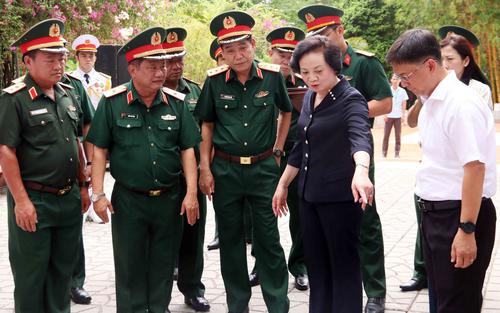 Phó Thủ tướng Phạm Thị Thanh Trà kiểm tra công tác chuẩn bị Lễ triển khai tìm kiếm, quy tập hài cốt liệt sĩ