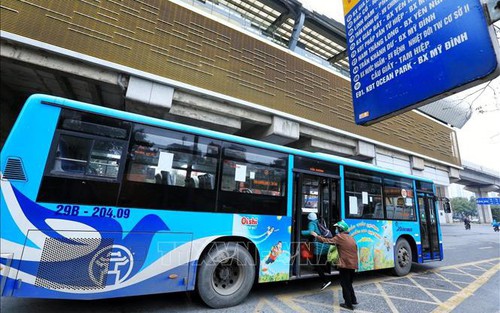 Phía sau những chuyến bus miễn phí