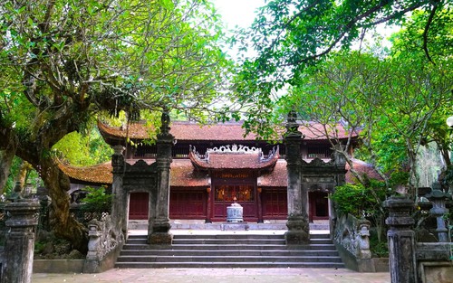 Hà Nội công bố tình huống khẩn cấp do sạt lở tại khu vực Đền Sóc