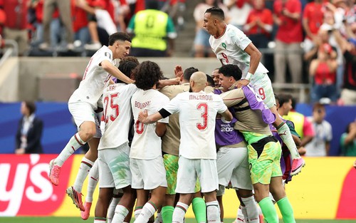 Thơ World Cup: Chủ nhà tan mộng