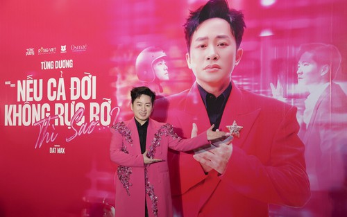 Ca sĩ Tùng Dương: "Sự rực rỡ không chỉ ở trên sân khấu"
