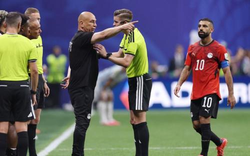 FIFA thay đổi về VAR ở World Cup 2026 sau những chỉ trích