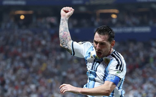 Cựu tiền đạo Premier League: Khi Argentina cần, Messi luôn xuất hiện; Ronaldo ở rất xa thời đỉnh cao