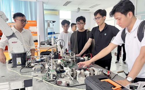 Kết nối trí tuệ toàn cầu, xây dựng nguồn nhân lực AI Việt Nam