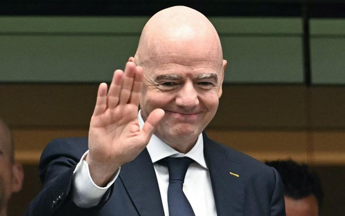 FIFA sa thải Giám đốc vận hành vì chỉ trích Chủ tịch Gianni Infantino lừa dối nhân viên