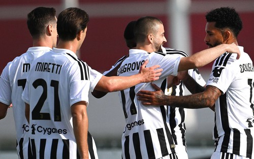 Juventus: Tuyệt vọng vì 'căn bệnh mãn tính' ở tuyến giữa