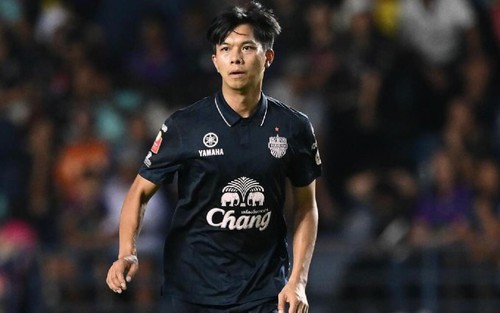 Trung vệ Pansa Hemviboon của Thái Lan một lần nữa phản lưới nhà ở ASEAN Cup