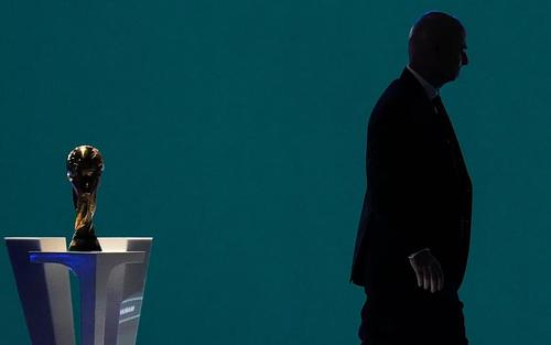 FIFA hủy kế hoạch 'bán' World Cup là bàn phản lưới và thẻ đỏ cho Infantino
