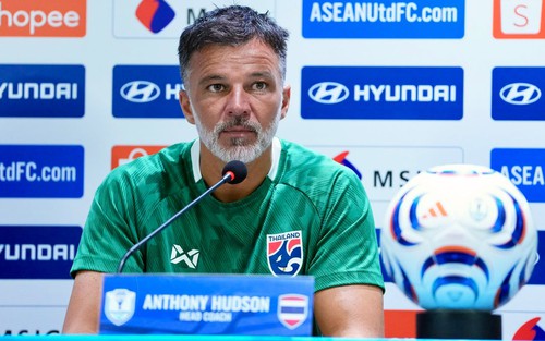 HLV Thái Lan: 'Áp lực phải thắng đè nặng lên đội tuyển Việt Nam'