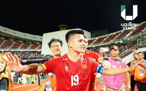 Quang Hải và cú volley đá văng áp lực