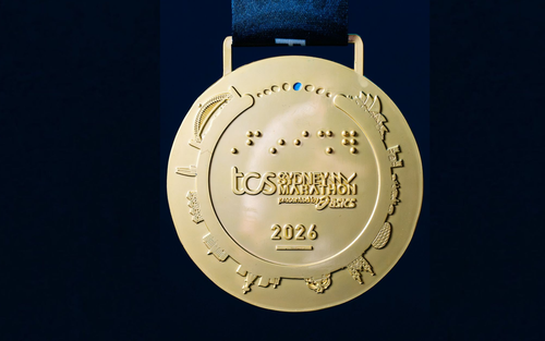 Giải chạy danh tiếng Sydney Marathon khắc nhầm hình ảnh sân vận động của... Bayern Munich lên huy chương
