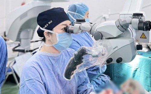 Nam thanh niên 26 tuổi lấy lại nụ cười và ánh nhìn sau gần 7 năm liệt mặt