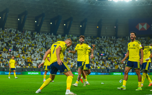 Ronaldo ghi bàn ở tuổi 41, Al Nassr thắng ngược để lên đầu bảng