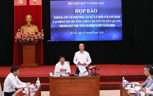 Thứ trưởng Bộ GD&ĐT Phạm Ngọc Thưởng: Phương án tổ chức thi lại được xem xét kỹ lưỡng trên cơ sở quy định pháp luật, kết quả điều tra