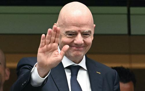FIFA “tố” UEFA phát động chiến dịch nhằm hạ bệ Chủ tịch Gianni Infantino sau cáo buộc gây chấn động