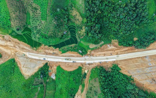 Sôi nổi khí thế thi công trên các công trường dịp Quốc khánh 2/9