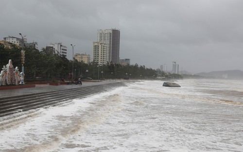 Áp thấp nhiệt đới cách đặc khu Hoàng Sa khoảng 150km