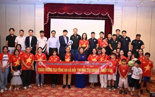 Cộng đồng người Việt tại Nhật Bản giao lưu CLB Công an Hà Nội trước trận gặp Gamba Osaka