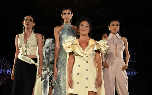 Dấu ấn công nghiệp thời trang Việt Nam trên sàn diễn Runway 7 ở New York