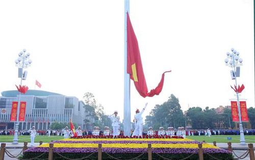Tổ quốc, ta yêu Người mãi mãi!