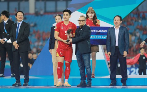 Từ ASEAN Cup đến Asian Cup: Bóng đá Việt Nam giờ chỉ có tiến lên