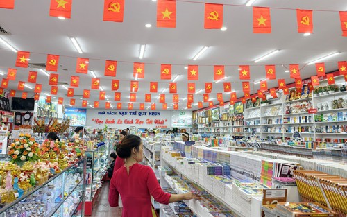 Nhu cầu tìm mua sách giáo khoa tăng cao trước thềm năm học mới