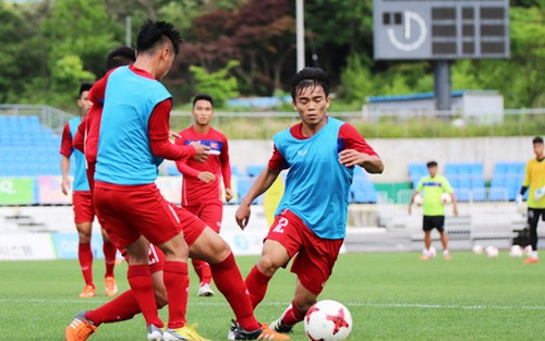 HLV Hoàng Anh Tuấn tự tin, ‘phát hiện mới’ của U20 Việt Nam nói tiếng Anh trôi chảy