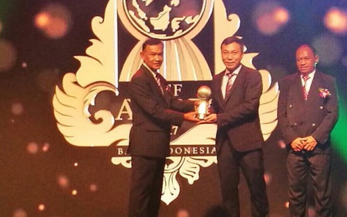 HLV Mai Đức Chung, Văn Hậu được vinh danh tại AFF Awards 2017