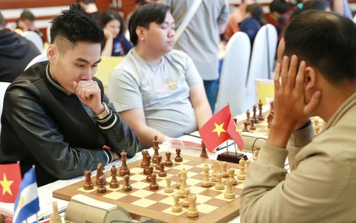 Trần Tuấn Minh 'thăng hoa' trên sân nhà