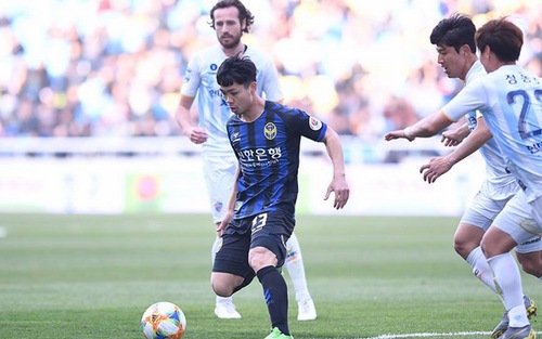Lối thoát nào cho Công Phượng và Incheon United?