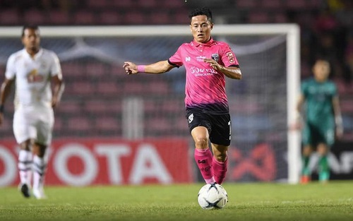 ‘Messi Lào’ nói gì khi chọc thủng lưới Văn Lâm?