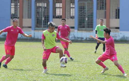 HLV Lê Thụy Hải: ‘J-League khác V-League, Văn Triền không dễ thành công’